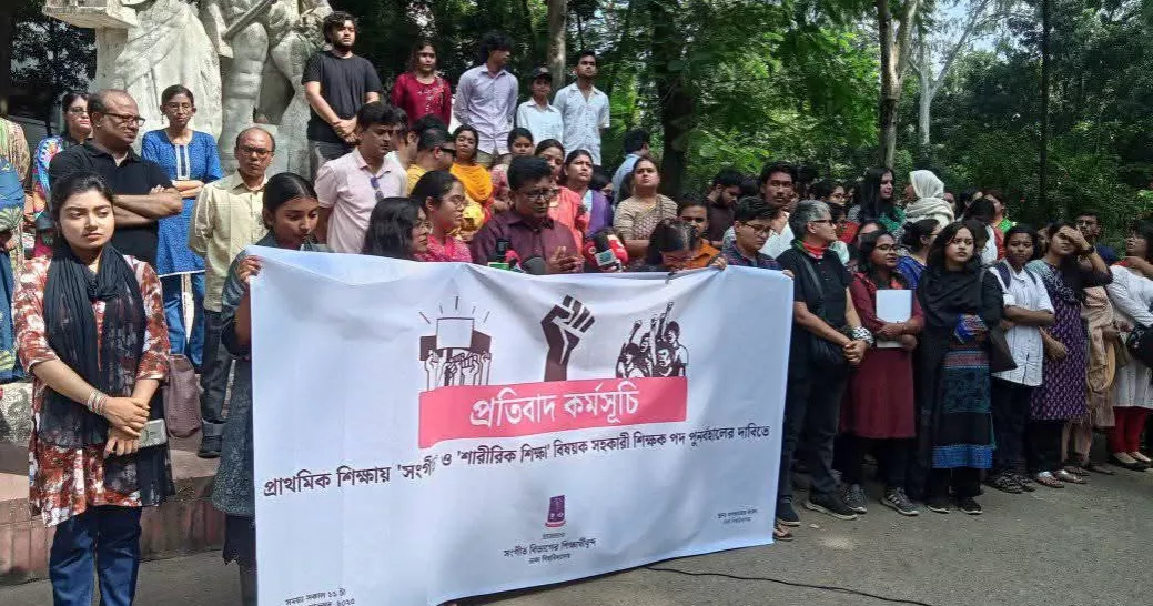 DU teachers, students protest abolition of music, physical-training teachers’ posts