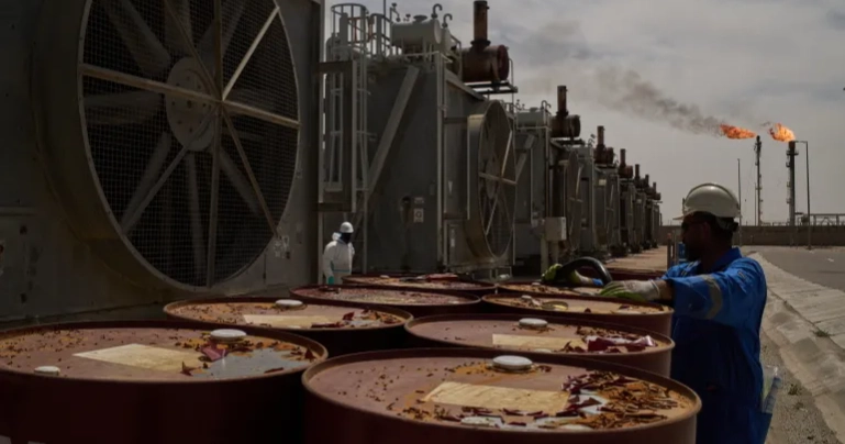 Oil tops $116 as Iran warns of US invasion