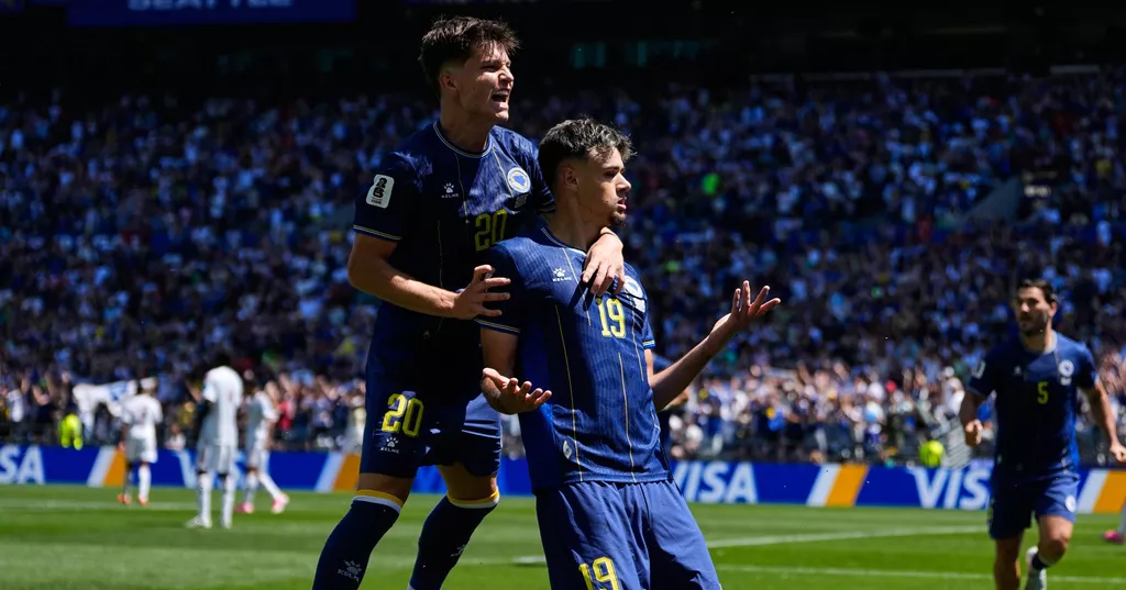 Bosnia-Herzegovina beats Qatar 3-1 to boost knockout hopes