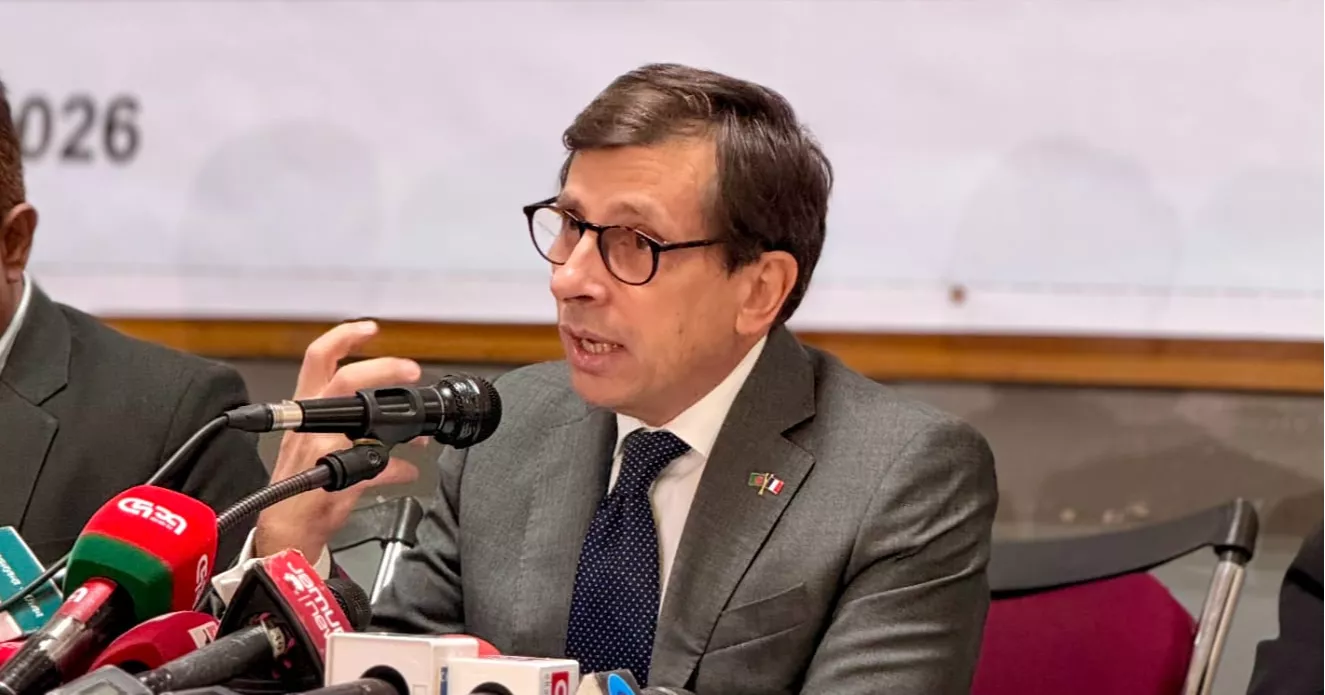 We never ask Bangladesh to choose, but ready to strengthen engagement: France