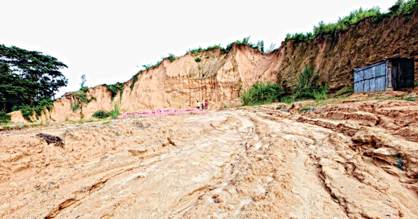 Sylhet DC directs complete ban on hill-cutting