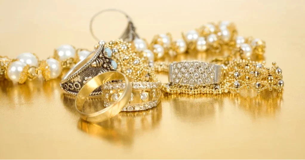 Gold prices drop as BAJUS cuts rates