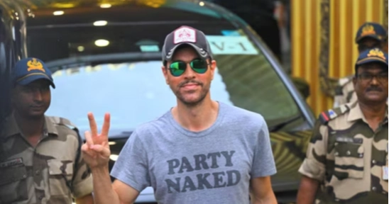 Enrique Iglesias arrives in Mumbai for two-night concert