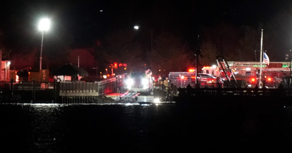 Passenger jet with 60 aboard, army helicopter collide while landing at Reagan airport in US