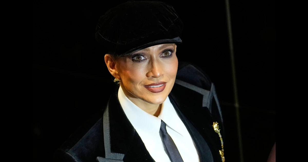 Jennifer Lopez adds star power to Dolce & Gabbana's Milan runway show