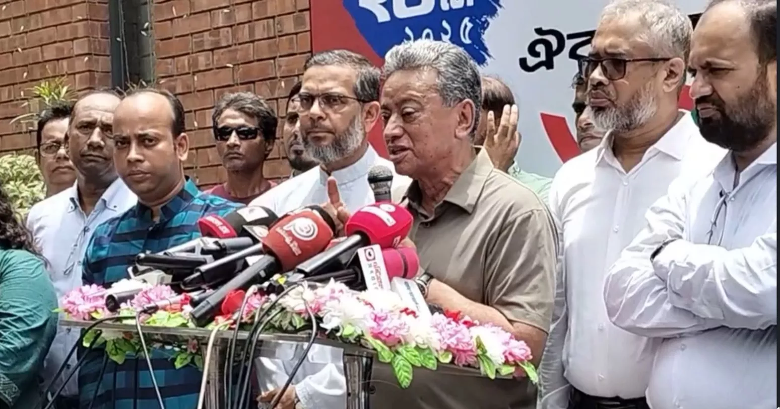 Amir Khosru warns of deepening crisis without elected govt