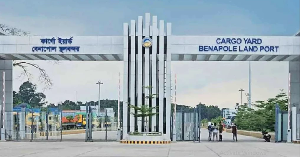 Trade through Benapole land port suspended due to holiday in India