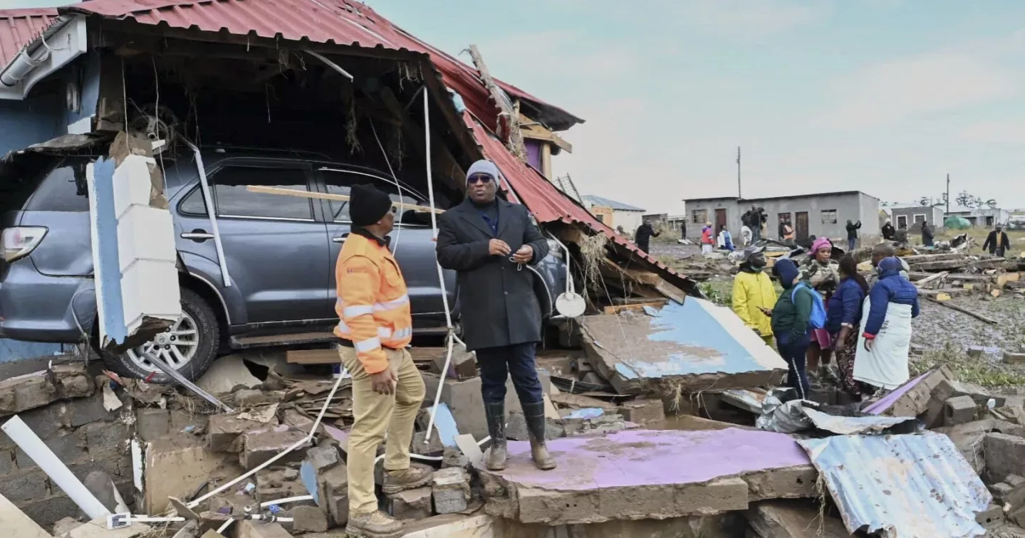 Rescuers in South Africa search for the missing after floods leave at ...