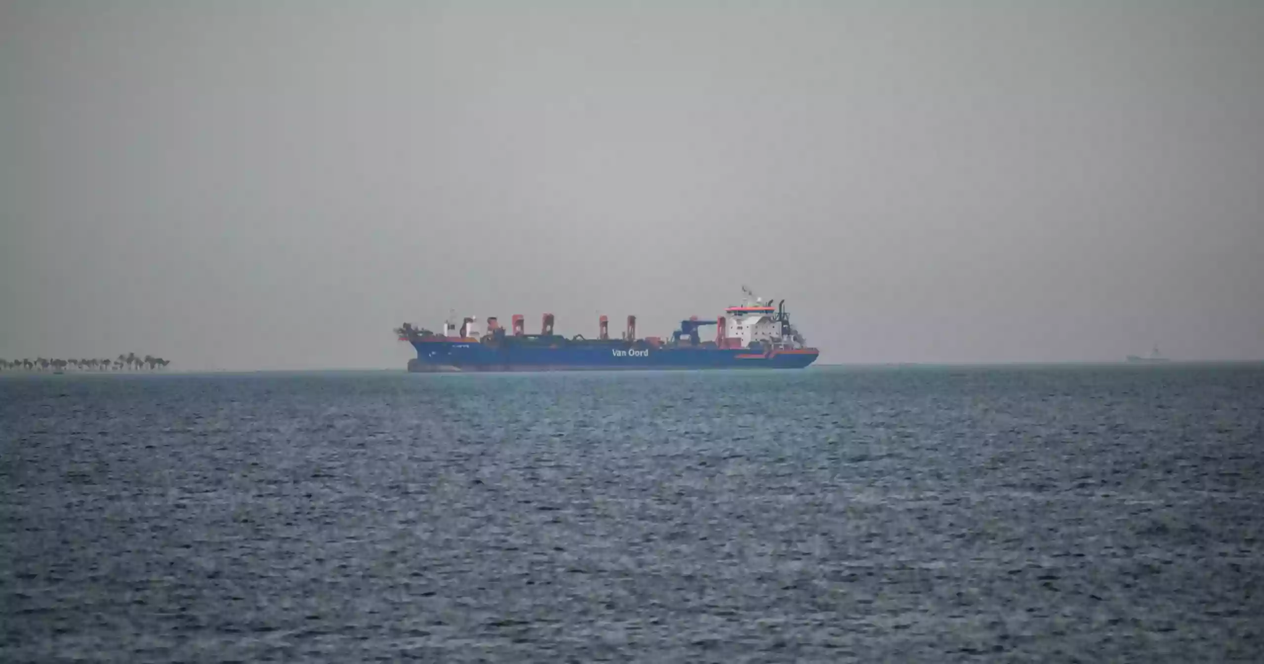 Iran, Oman hold talks on restoring Strait of Hormuz transit amid tensions