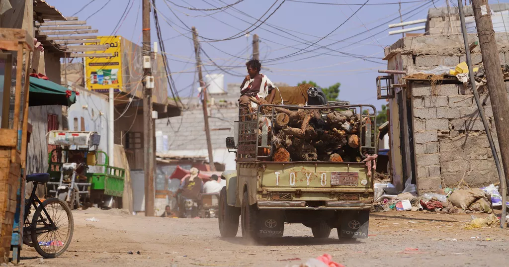 Saudi-led coalition strikes oil facilities west of Sanaa: Houthi media