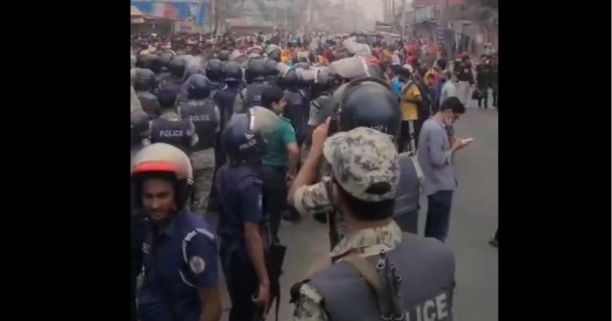 RMG workers block Dhaka-M’singh highway protesting closure of factory