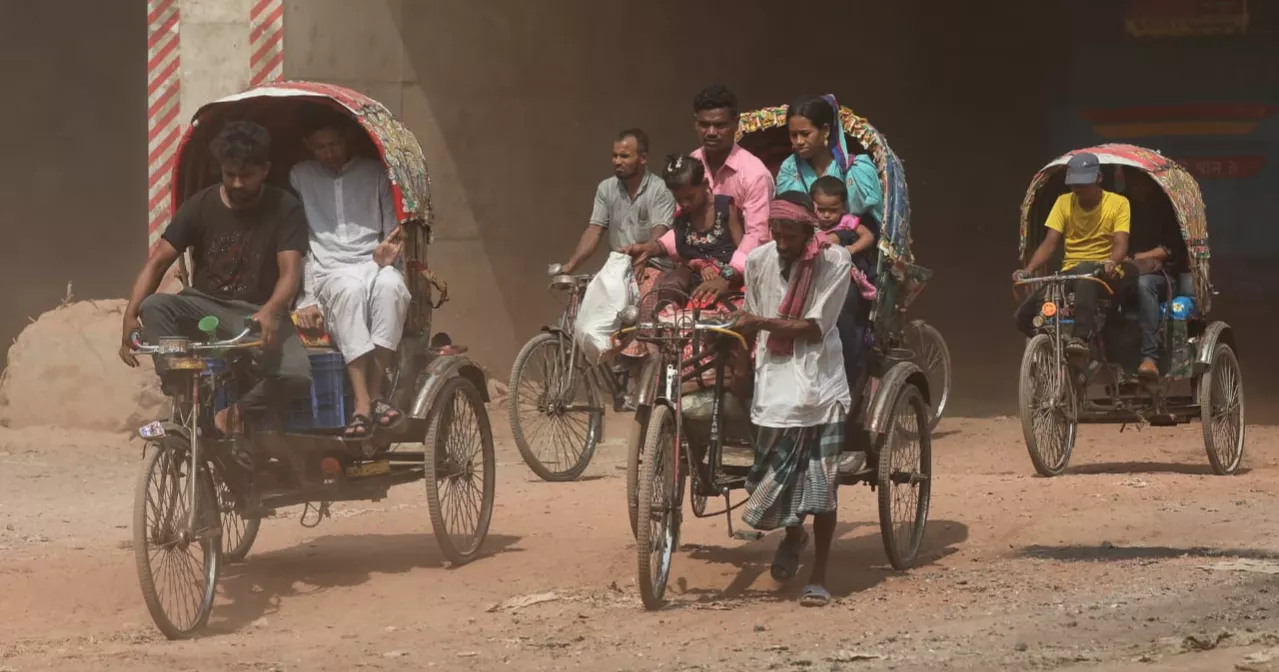 Dhaka’s air ‘unhealthy for sensitive groups’ this morning