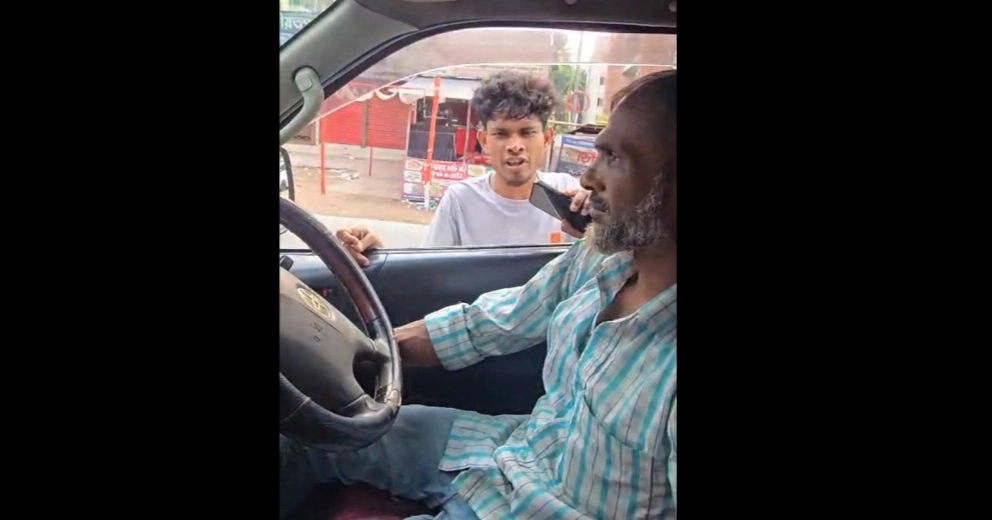 Ambulance carrying patient blocked in Shariatpur, locals express concern