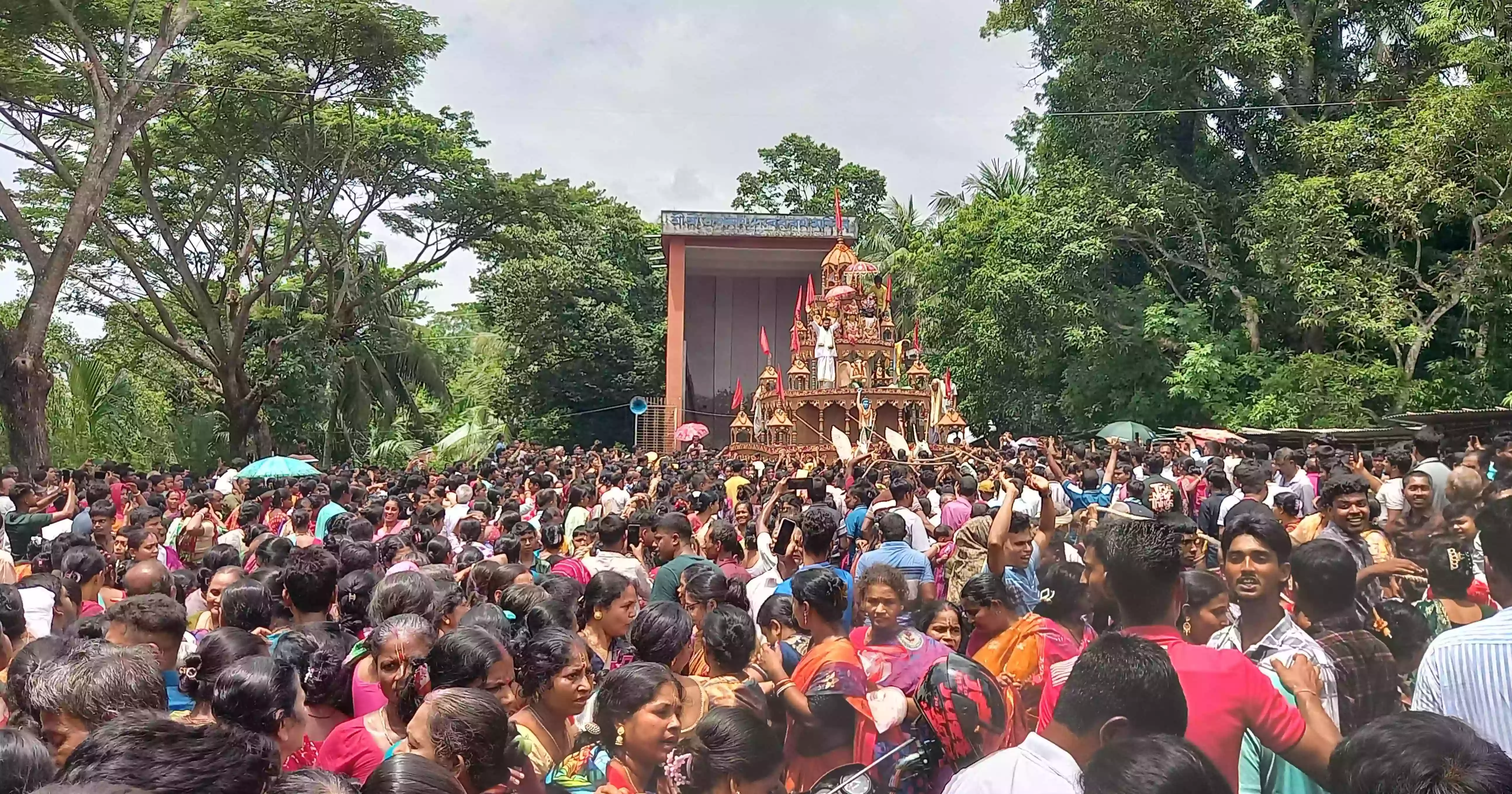 Centuries-old Rath Mela draws huge crowds in Bagerhat