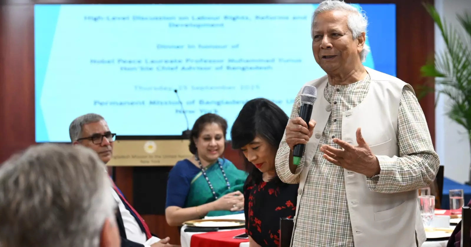 Labour reforms crucial in attracting large-scale FDI to Bangladesh: Prof Yunus 