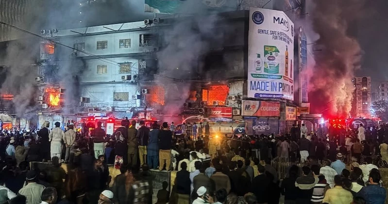 Massive fire at Karachi shopping mall kills 3, injures a dozen