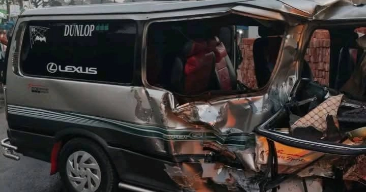1 killed, 5 injured in truck-microbus collision in Ctg