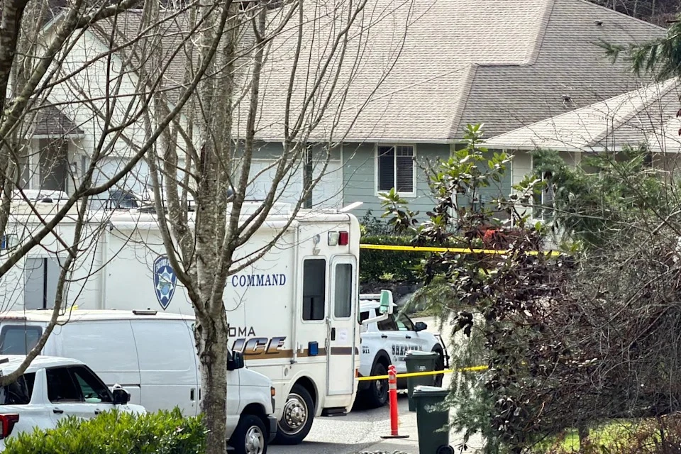 Four dead in Washington stabbing, attacker killed by responding deputy