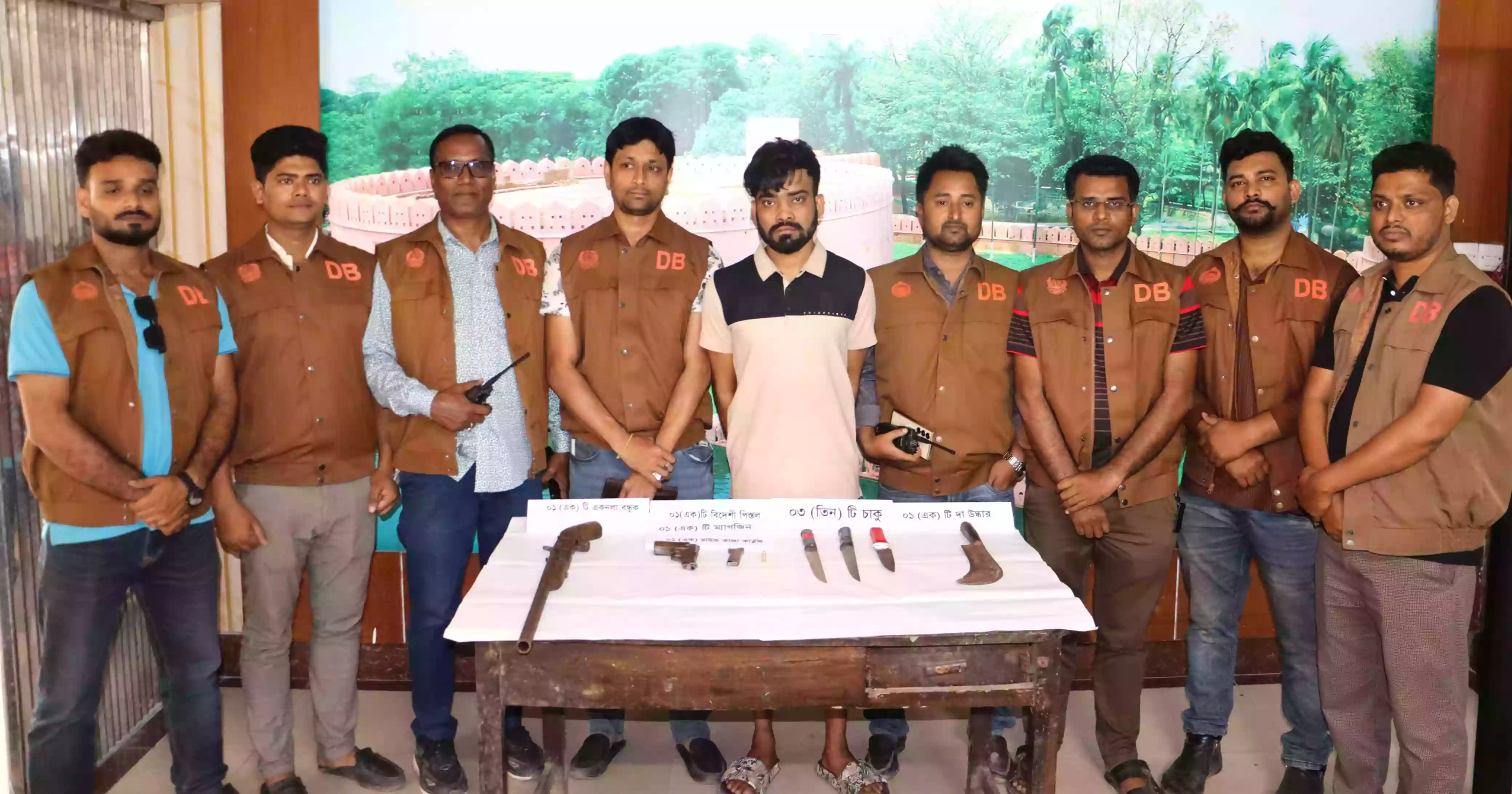 3 arrested with illegal arms, bullets and yaba in Munshiganj