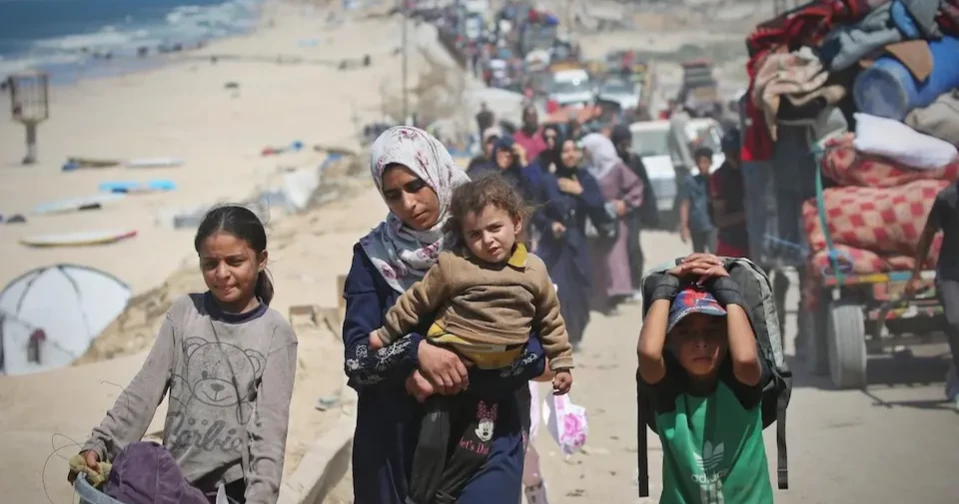 300,000 displaced people in Gaza seek safe shelter: UNDP