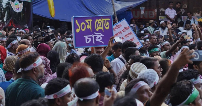 Primary teachers call off strike after assurance of 11th-grade pay