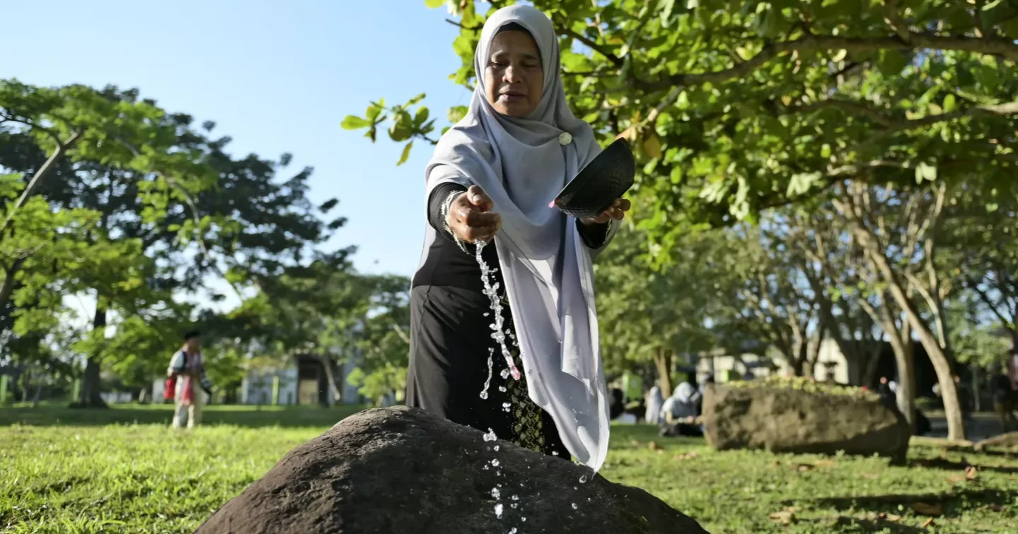 Prayers, tears mark 20 years of Indian Ocean tsunami that killed some 230,000 people