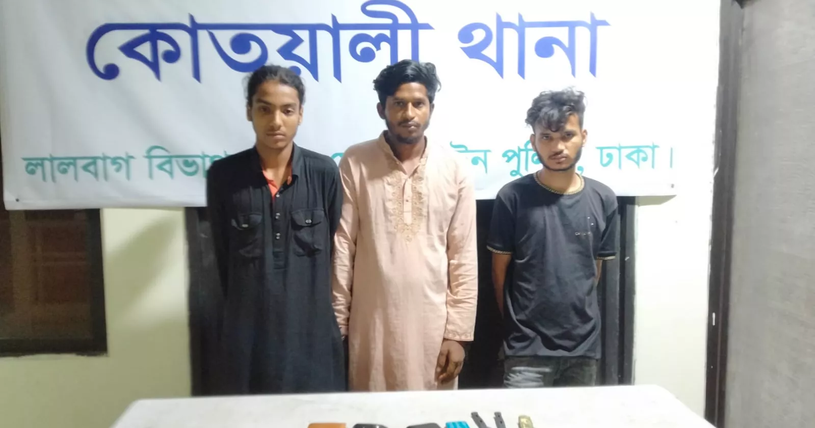 3 ‘muggers’ arrested with sharp weapons in Old Dhaka
