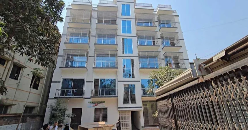 Former AL MP’s 6-storey building in Tangail freed from occupiers by joint forces