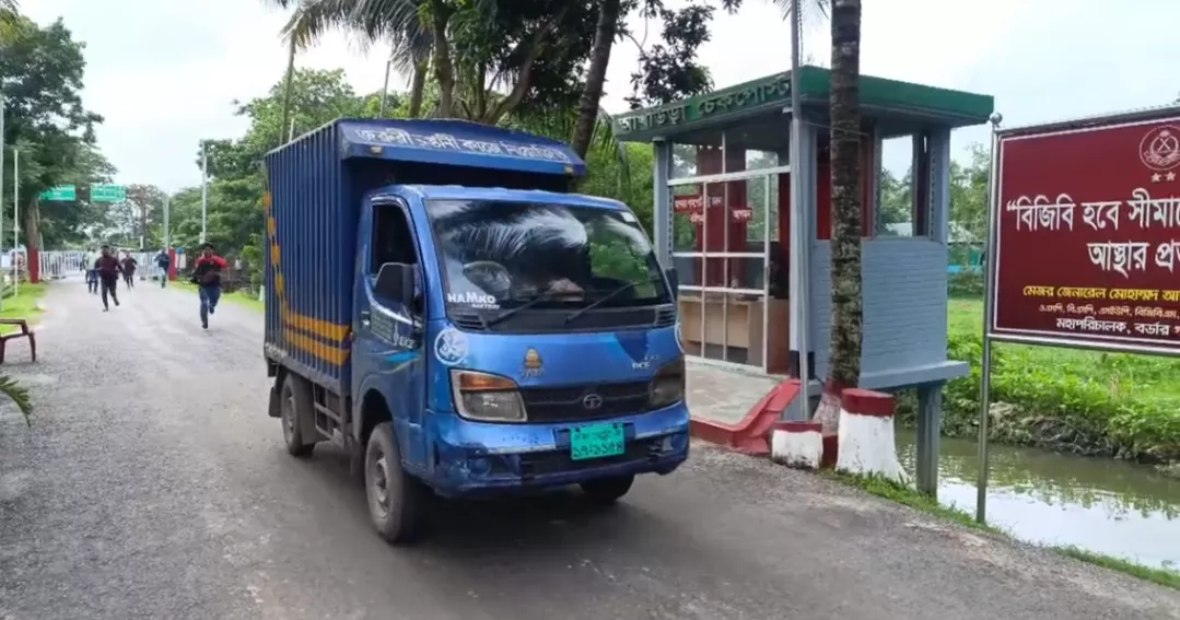 Prof Yunus sends 300kg of mangoes as gift to Tripura CM