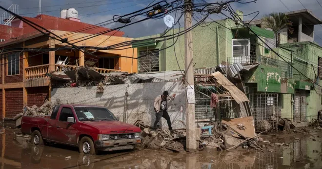 Landslides, floods cut off 300 Mexican communities; dozens dead and missing