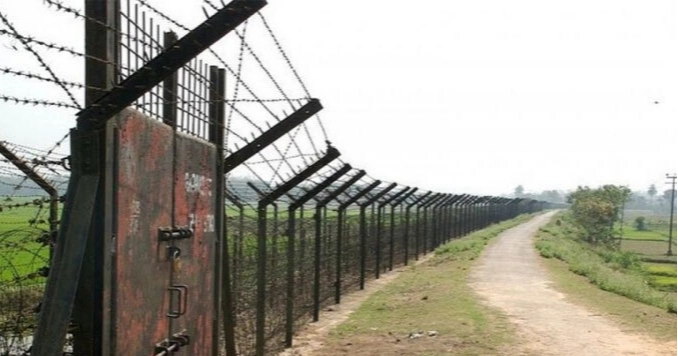 BGB detains 15 people after being pushed into Dinajpur by BSF
