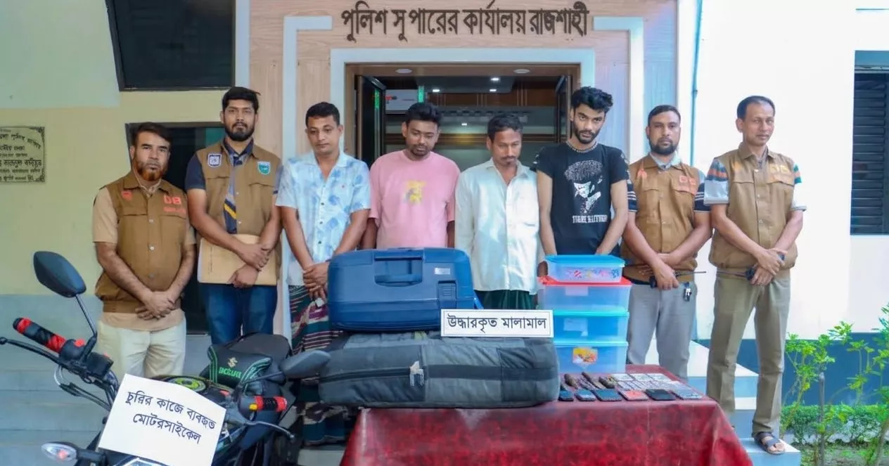 Four arrested, stolen belongings of BCB divisional cricket team recovered in Rajshahi