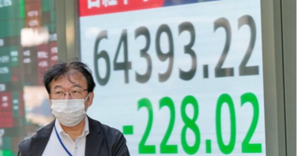 Asian shares fall after Wall Street rally on strong corporate earnings