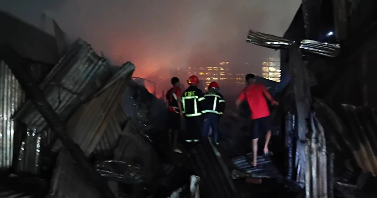 Tongi Millgate slum fire under control