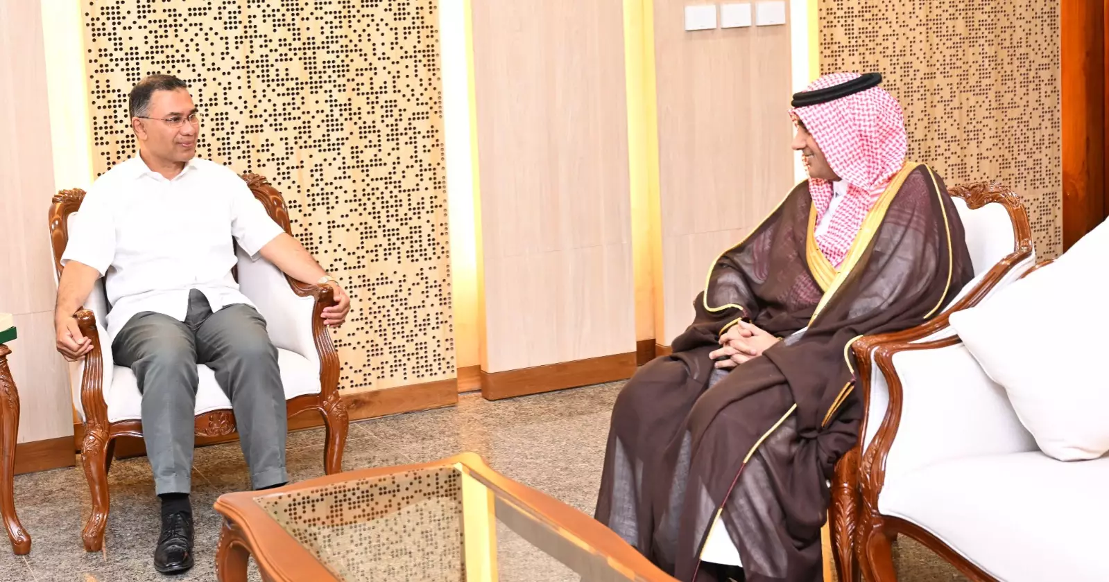 Saudi Crown Prince invites PM Tarique to visit Saudi Arabia