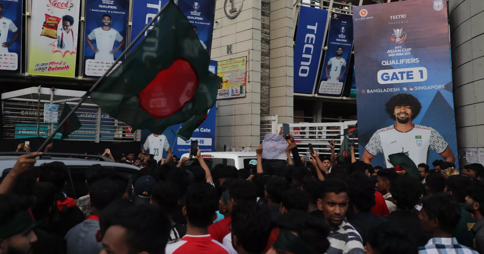 National Stadium turns to sea of football fans