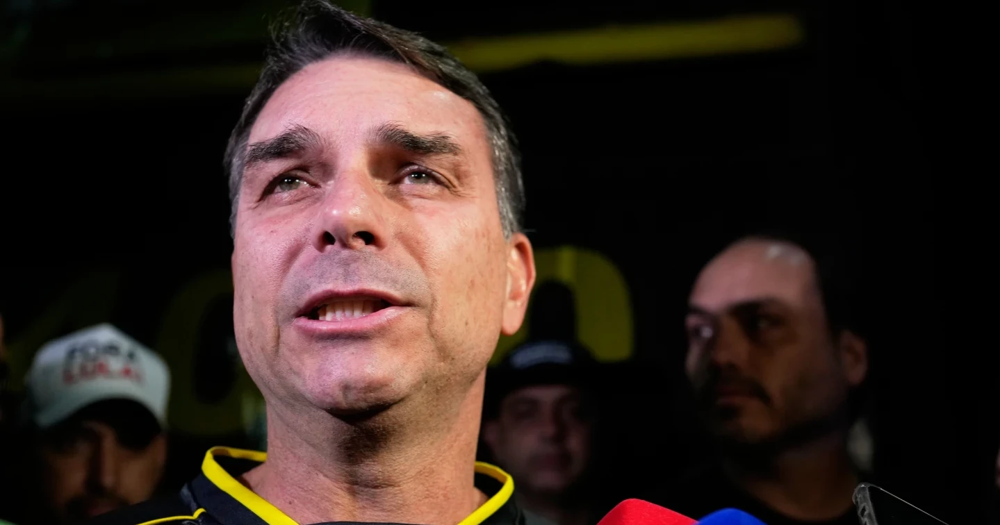 Bolsonaro’s son Flávio to run for Brazil presidency in 2026