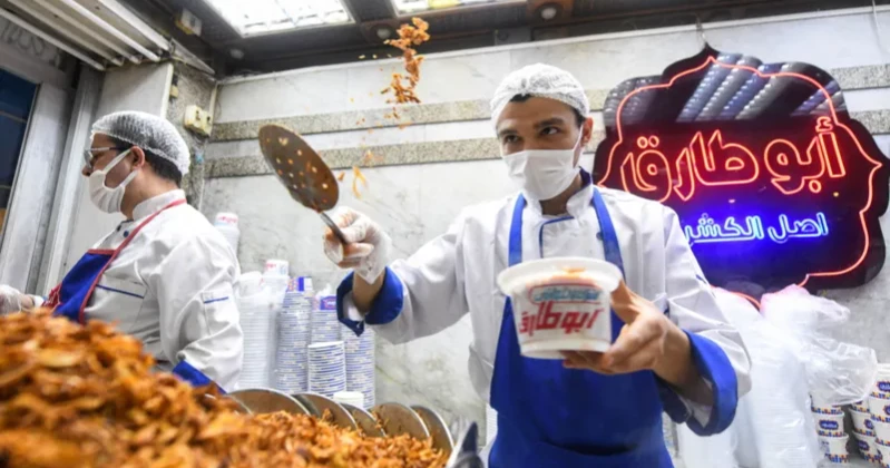 Egypt orders early closure of shops, eateries amid worsening energy crisis