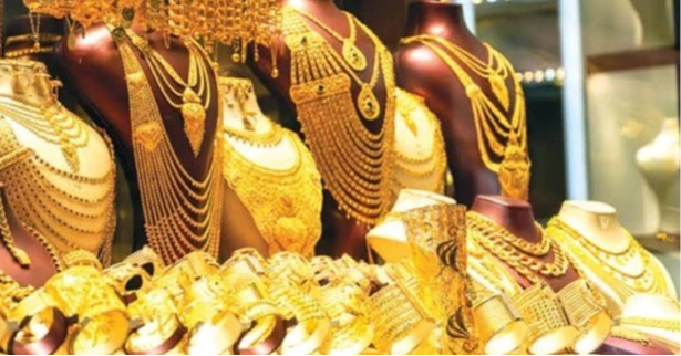Gold price falls by Tk 7,115 per bhori after four hikes