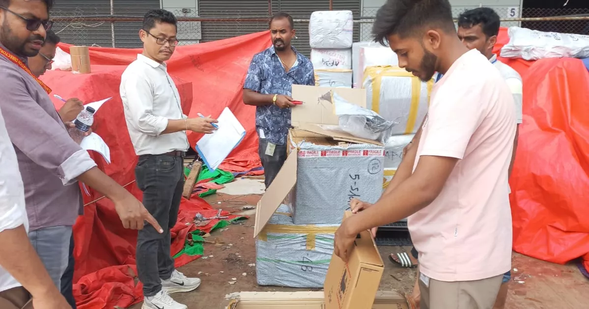 Customs finds 1,167 laptops, 100 tablets in underdeclared consignments