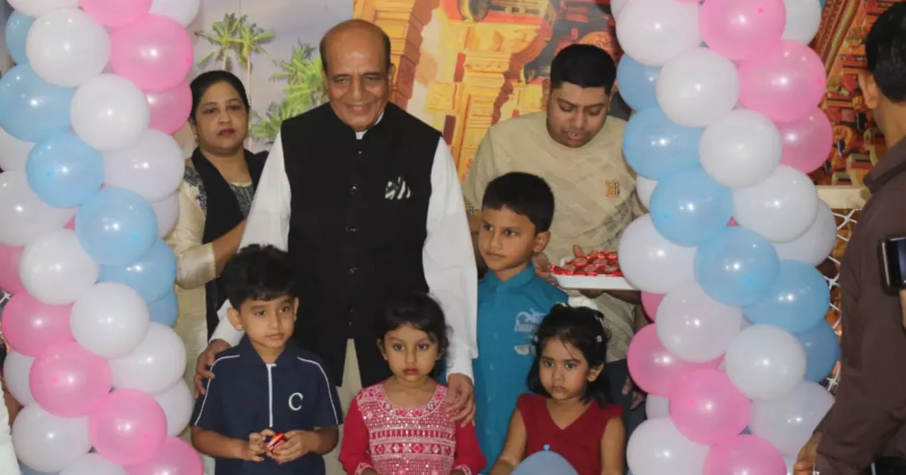 Dinesh Trivedi leaves for India after 3 important meetings in Dhaka