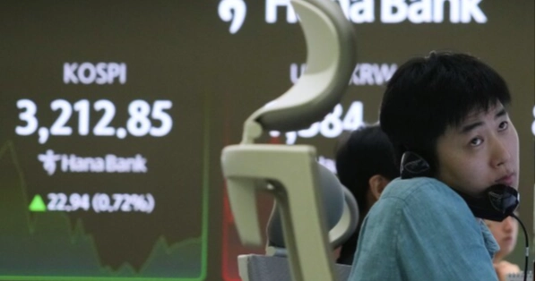 Global stocks rise as US markets hit records on rate-cut hopes