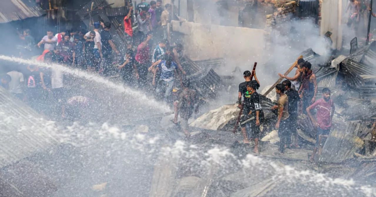 Fire at Mohakhali’s Saat Tola slum brought under control