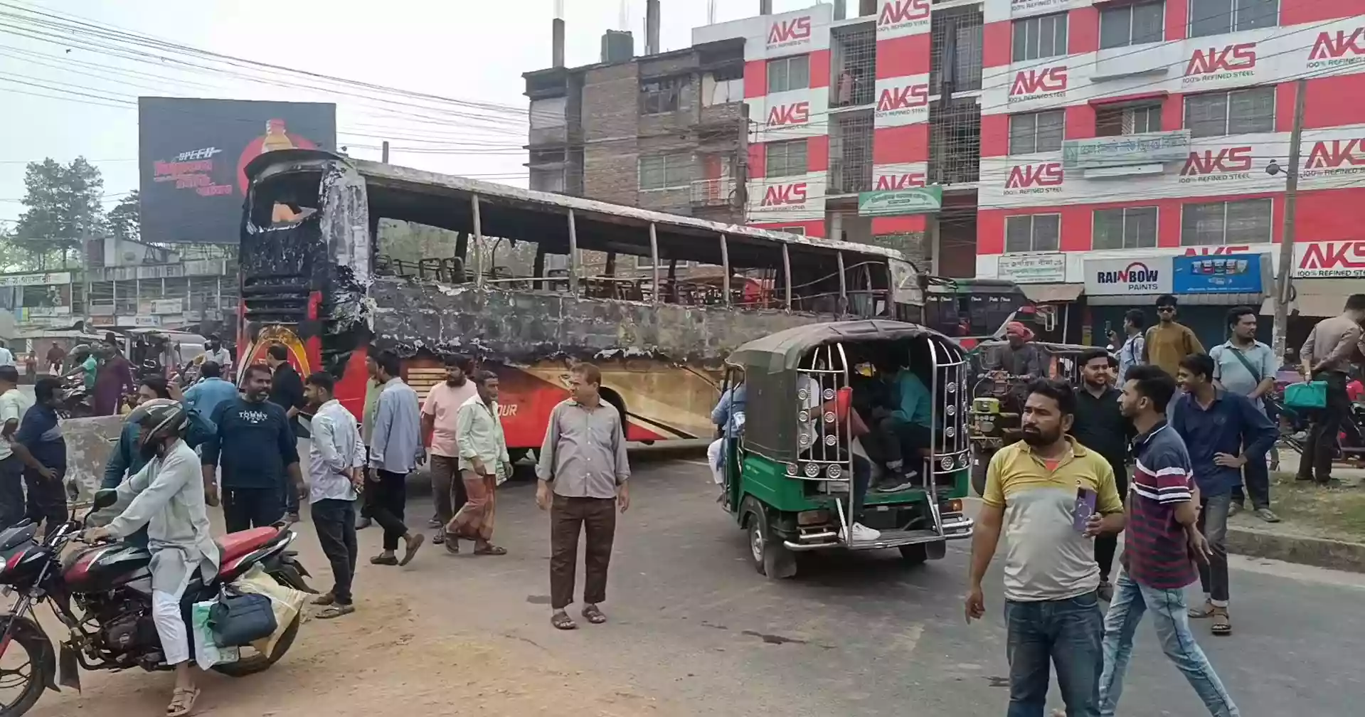 3 buses torched in Jhenaidah over killing youth at Jhenaidah filling station