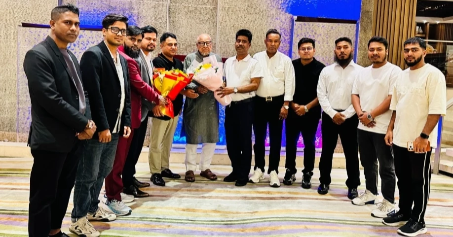 China BNP leaders visit Nazrul Islam Khan at hospital in Guangzhou