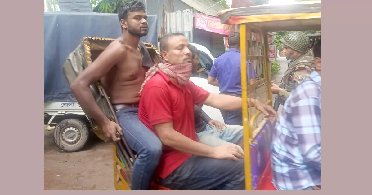 4 injured in armed clash between locals in Munshiganj