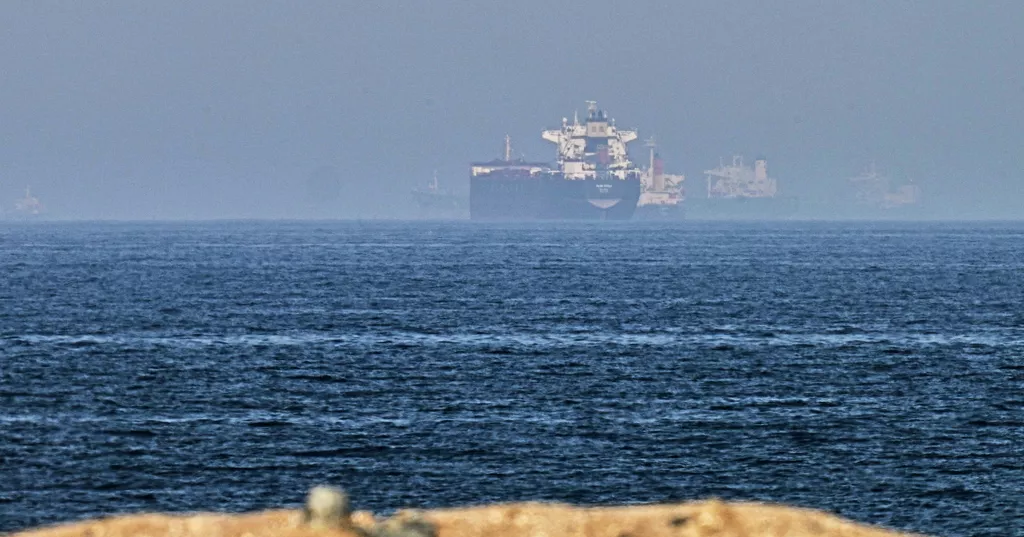Iran, US say Strait of Hormuz deal close as both sides face difficult compromises