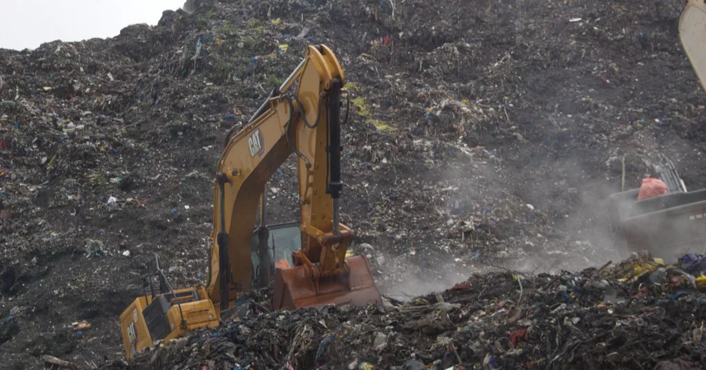 30 killed in landslide at Guinea landfill