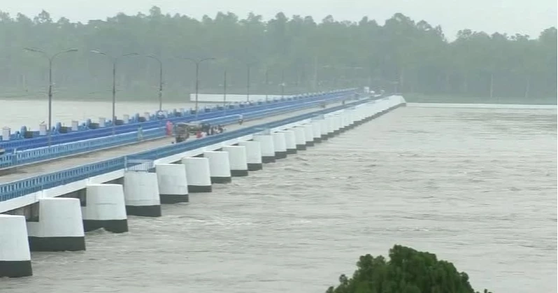6,000 families stranded in northern districts as flood submerges low-lying areas 