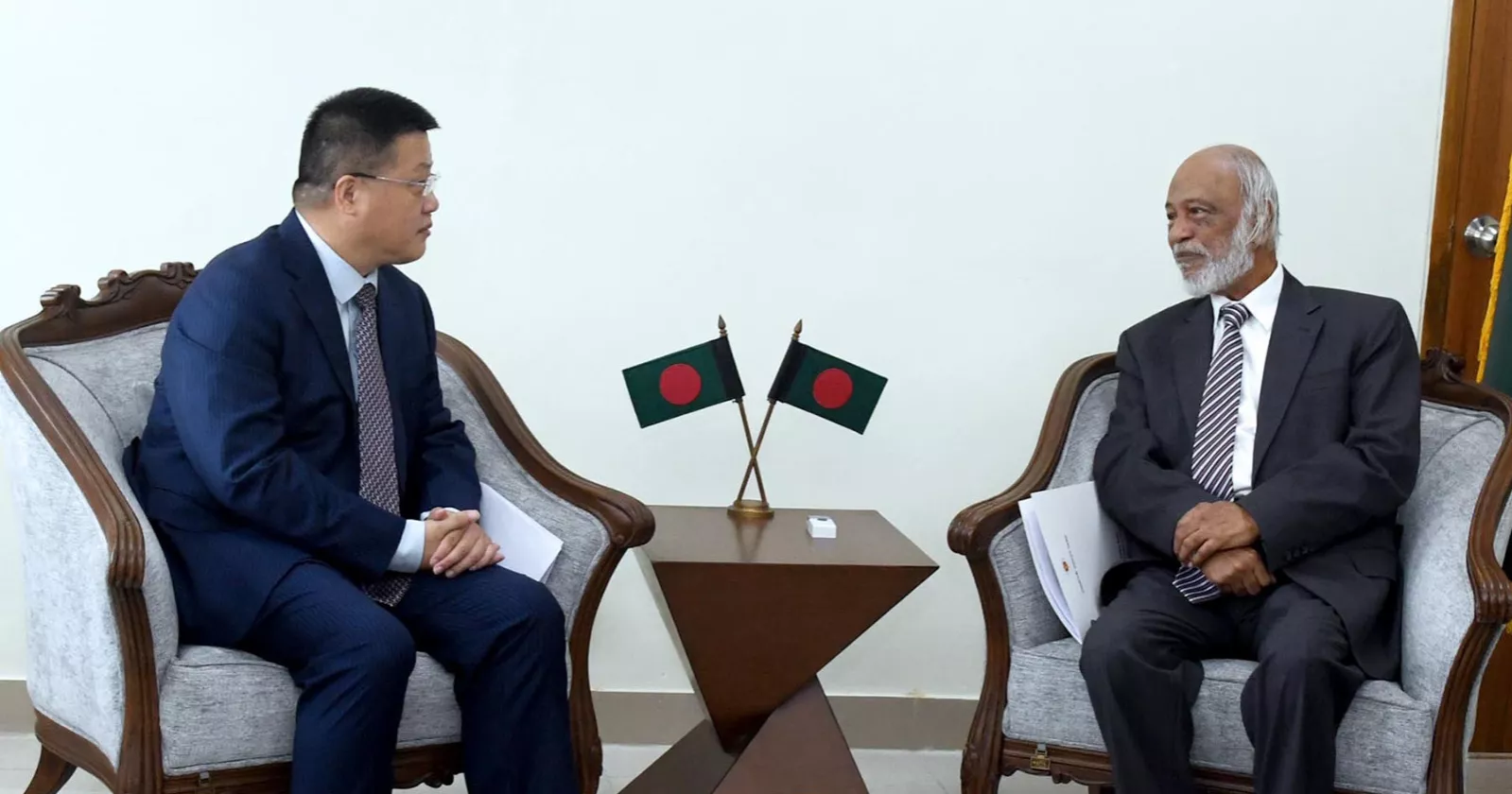 China agrees in principle to invest in Tk 10,000cr housing project for Dhaka slum dwellers: LGRD state minister